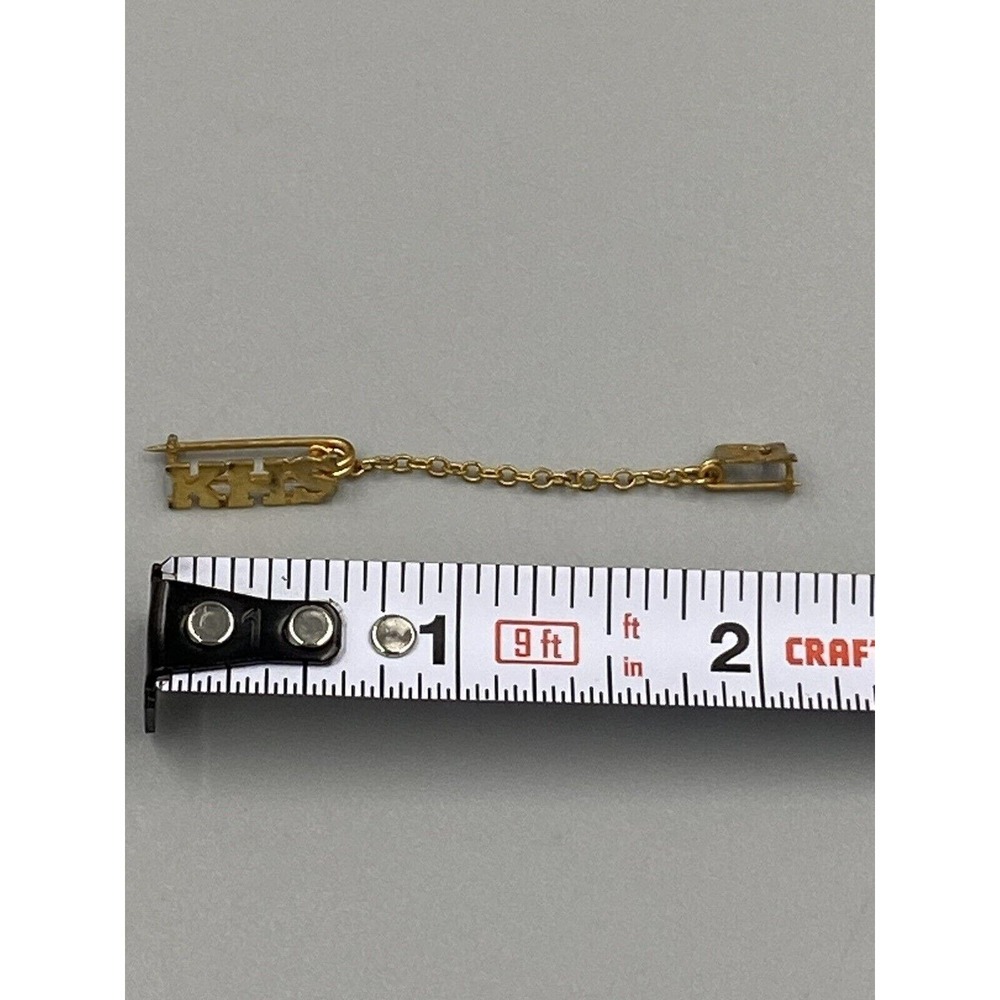 Vintage 1961 KHS Gold Colored Graduation Tie Tack Pin High School Memorbilia - Picture 3 of 3